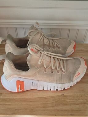 Nike Free Metcon Womens Sneakers 9.5